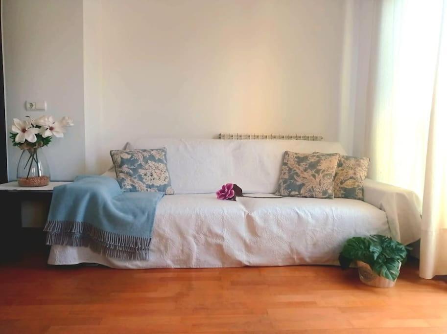 شقة Acogedor Apartamento Con Piscina Y Garaje ويسكا المظهر الخارجي الصورة