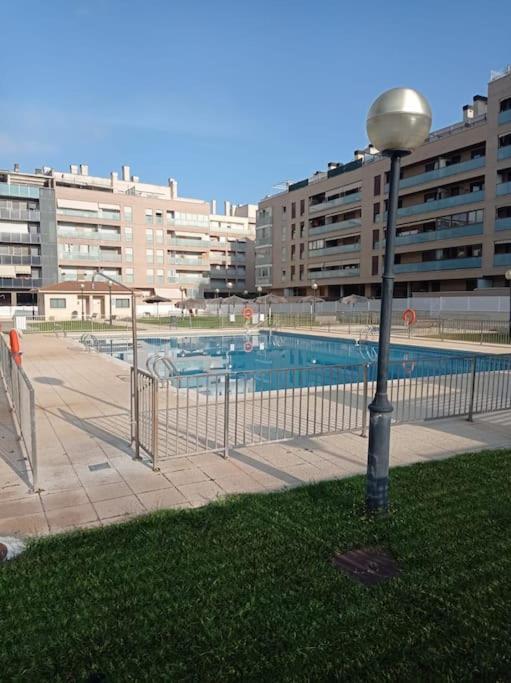 شقة Acogedor Apartamento Con Piscina Y Garaje ويسكا المظهر الخارجي الصورة
